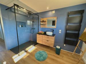 B&B / Chambres d'hotes Maison du Bonheur : Chambre Quadruple