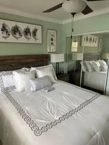 The Sleepy Breezeway - Carver Ranches