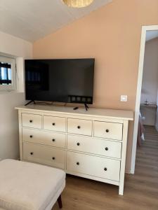 Maisons de vacances Le Lodge de l'ocean - Maison familiale en bois neuve - Piscine chauffee : photos des chambres