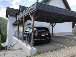 Unter den Weinbergen