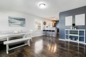 4BR Gameday Getaway EV Charger Pet-Friendly 10p - Granger