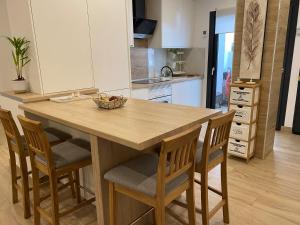 Centrico y Practico piso con entrada independiente