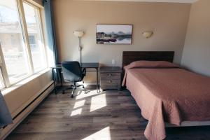 Clarkson Village Motel, 1815 Lakeshore Rd West Mississauga