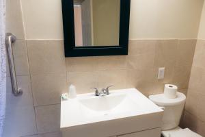 Clarkson Village Motel, 1815 Lakeshore Rd West Mississauga