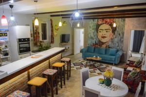 White Arrow Apartment