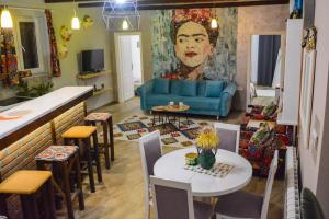 White Arrow Apartment