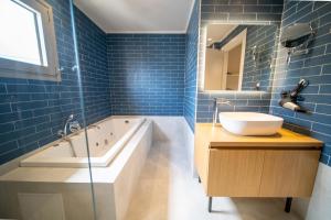 Royal House - Hersonissos Center - Sleeps 8