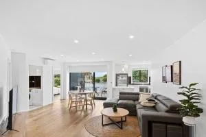 3 bedroom family apartment near Chadstone - Carnegie