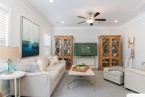 Southern Charming NEW Home Mins to Beach & Dwntn