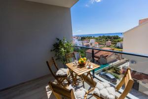 Luxury apartments Shine&Roze with sea view&parking near beach