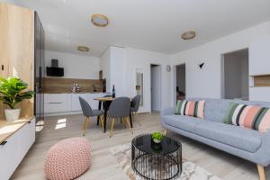 Luxury apartments Shine&Roze with sea view&parking near beach