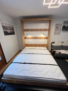 Cosy studio for 4 near ski lift, CRETES B24