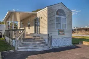 Surf City 2BR Model Home with Pool and Boat Ramp Access - Watts Landing