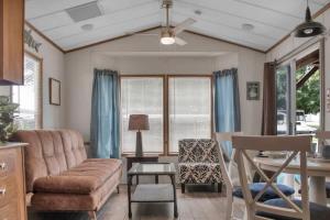 Lake Monroes Charming Villa
