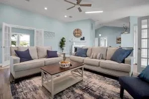 Surf City Serene Waterfront Vacation Home - Watts Landing