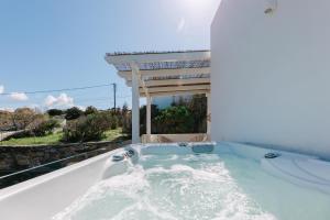 Villa Blue Zircon