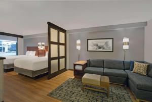 Queen Room with Two Queen Beds and Sofa Bed - High Floor room in Hyatt Place Jackson Ridgeland