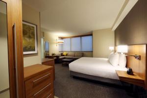 Hyatt Place FlushingLGA Airport