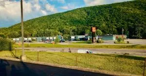 Econo Lodge Inn & Suites - Wise