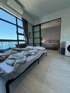 Jesselton Quay l Deluxe l Family Suite l 2 bedrooms 2 bathrooms l Sunset Seaview