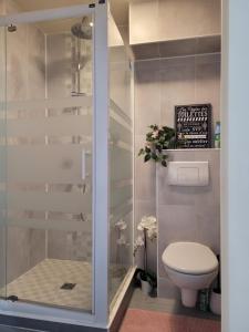 Appartements Cocooning House 212 Suite COSY SUNSHINE appartement Aeroport Paris Roissy CDG et Parc Asterix : photos des chambres