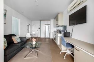 The Spencer Suite - Cityscape Panorama with Pool