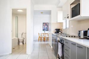 The Earl - Potts Point Paradise with Sydney Views