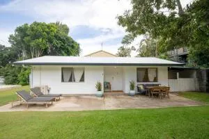 Cosy Straddie cottage + sleeps 6 + close to beach - Amity Point
