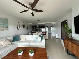 OV Casa Regia 324 N condo