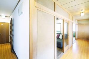 bHOTEL Kaniwasou 301 Minute walk from Miyajima Pier for 11ppl