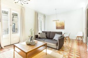 4bedroom apart with balcony in Las Ramblas 3-2