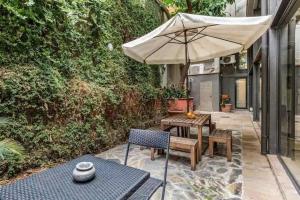 The Collection Barcelona - Huge duplex with private garden next to Las Ramblas