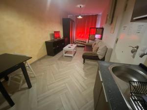 LARRA LA MEJOR OPCION PARA VER LA WARNER