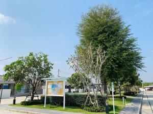 La Vallee Village Town 80172