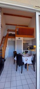 Appartements APPARTEMENT AU CALME AVEC PISCINE ET PARKING dans residence securisee : photos des chambres