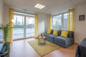 Beautiful 2 Bedroom Apartment incl Parking