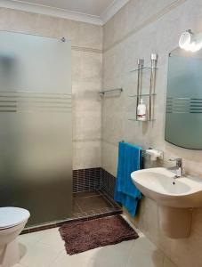 2 Bedroom Apartment - 5 mins from the sea