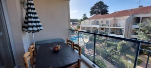 Appartements APPARTEMENT AU CALME AVEC PISCINE ET PARKING dans residence securisee : Appartement 2 Chambres