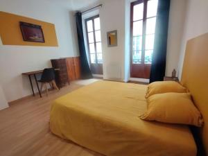 Appartements Appartement en plein centre. : photos des chambres