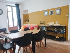 Appartements Appartement en plein centre. : photos des chambres