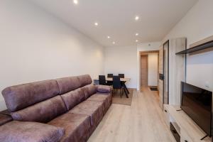 Ebony I Local Rentss