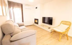 El sueño del Búho 2. Chimenea y barbacoa - بيسييت