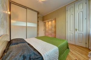 Апартаменти 3-кімнатні в центрі, поруч ст. м. Університет