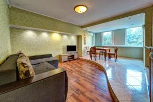 Апартаменти 3-кімнатні в центрі, поруч ст. м. Університет