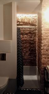 Unique design, hype location!