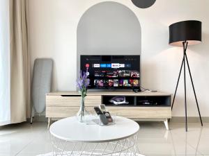 Twin Galaxy Modern Suite@JB KSLMidValley