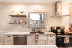 Newly Renovated 3BR Country Oasis Near Conway Lake