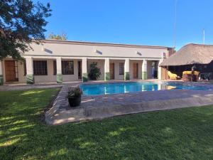 Molopo Naledi Guest Lodge