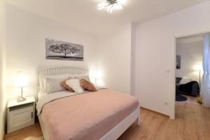 Altius - Peaceful Courtyard One-Bedroom Apartment