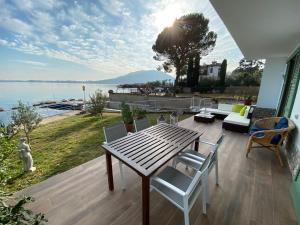 Villa Anastasye Your Lakefront Vacation Rental